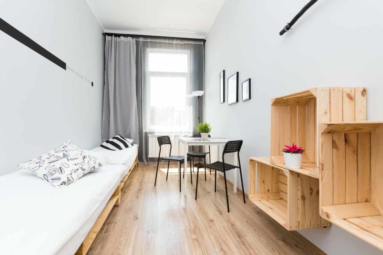 Dot Hostel - Pokoje I Noclegi W Centrum Бельско-Бяла Экстерьер фото
